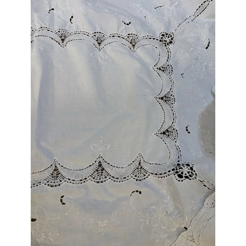 VTG White Crocheted Lace Cut Work Tablecloth 128 x 80 GORGEOUS Hand Made